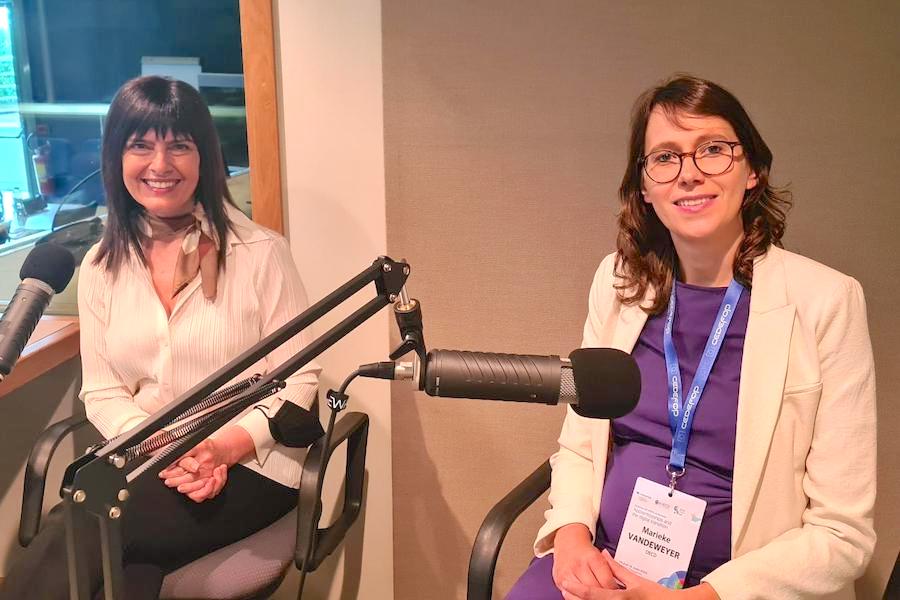 Mara Brugia and Marieke Vandeweyer in Cedefop's studio