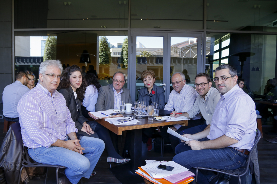 Cedefop staff with representatives of the Greek steering group on apprenticeship