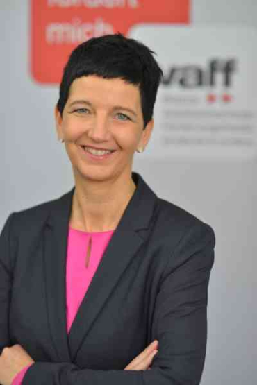 businessfoto_monika_nigl_pink.jpg